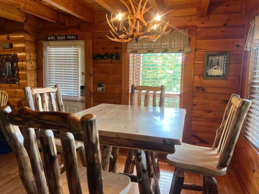 Yogi'S Den: Breathtaking Views! 3 Min To Dollywood, On 1 Acre! Villa Sevierville Exterior photo