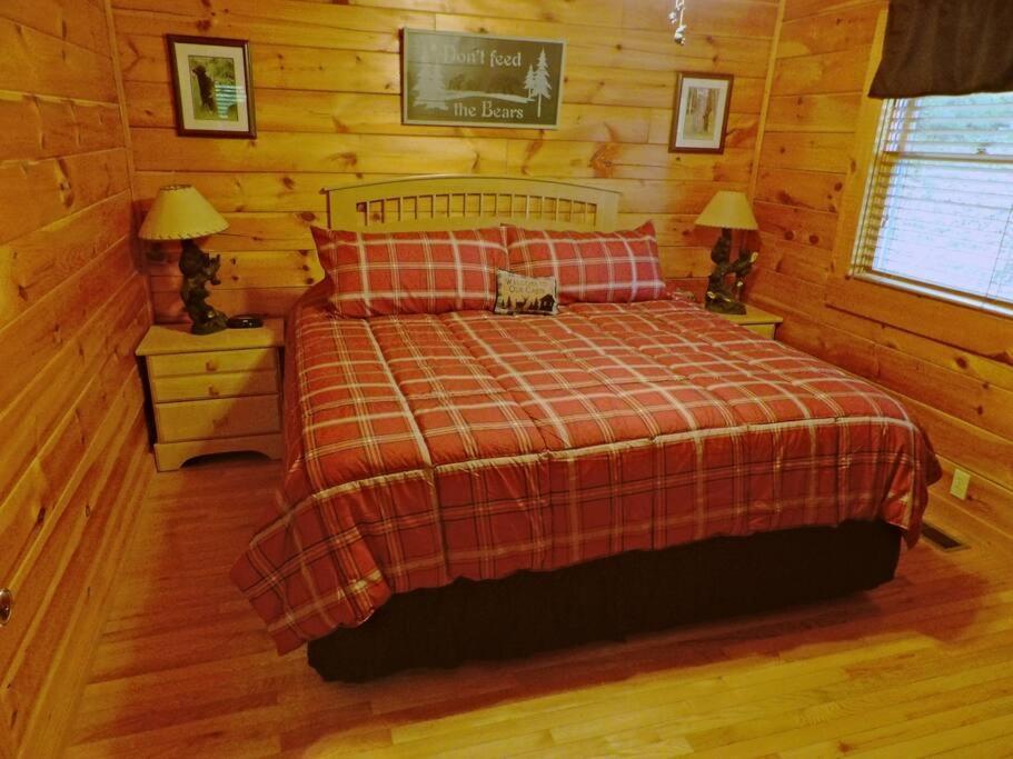 Yogi'S Den: Breathtaking Views! 3 Min To Dollywood, On 1 Acre! Villa Sevierville Exterior photo